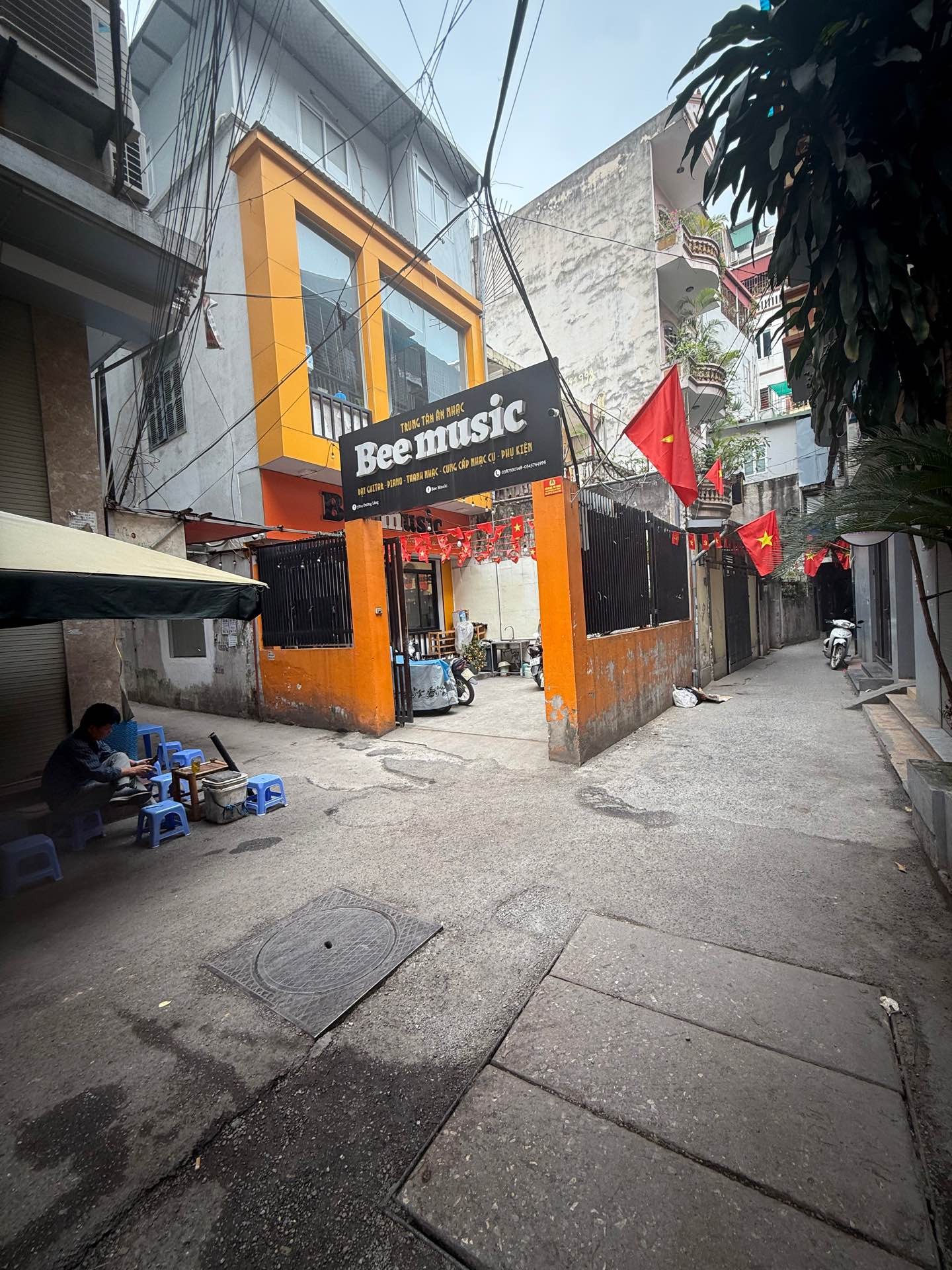 Bán nhà Láng - diện tích 134m2 3 tầng - Ngõ 1 ô tô - giá 40 tỷ