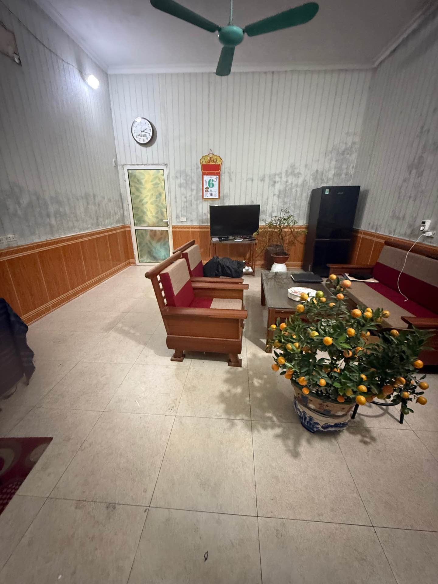 Bán nhà Láng - diện tích 134m2 3 tầng - Ngõ 1 ô tô - giá 40 tỷ