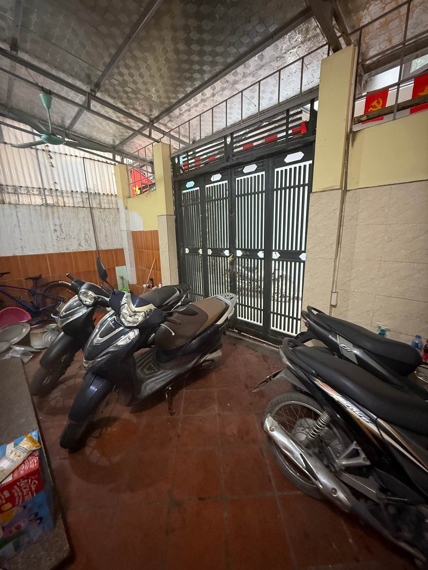 Bán nhà Láng - diện tích 134m2 3 tầng - Ngõ 1 ô tô - giá 40 tỷ