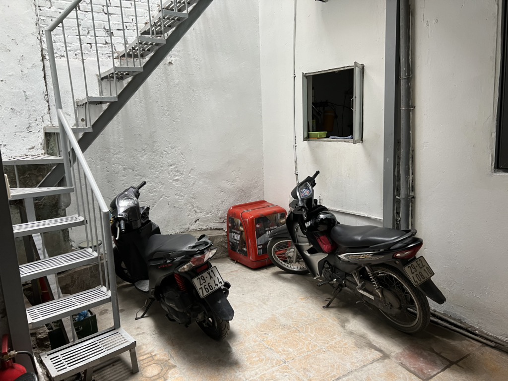 Bán nhà Khâm Thiên - diện tích 126m2 3 tầng - Mặt phố siêu hiếm - giá 44,2 tỷ