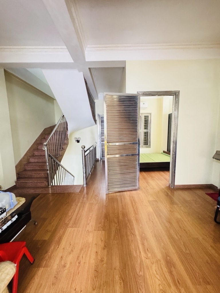 Bán nhà Kim Giang - diện tích 83m2 5 tầng - ô tô tránh - giá 25 tỷ