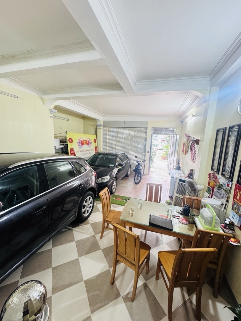 Bán nhà Kim Giang - diện tích 83m2 5 tầng - ô tô tránh - giá 25 tỷ