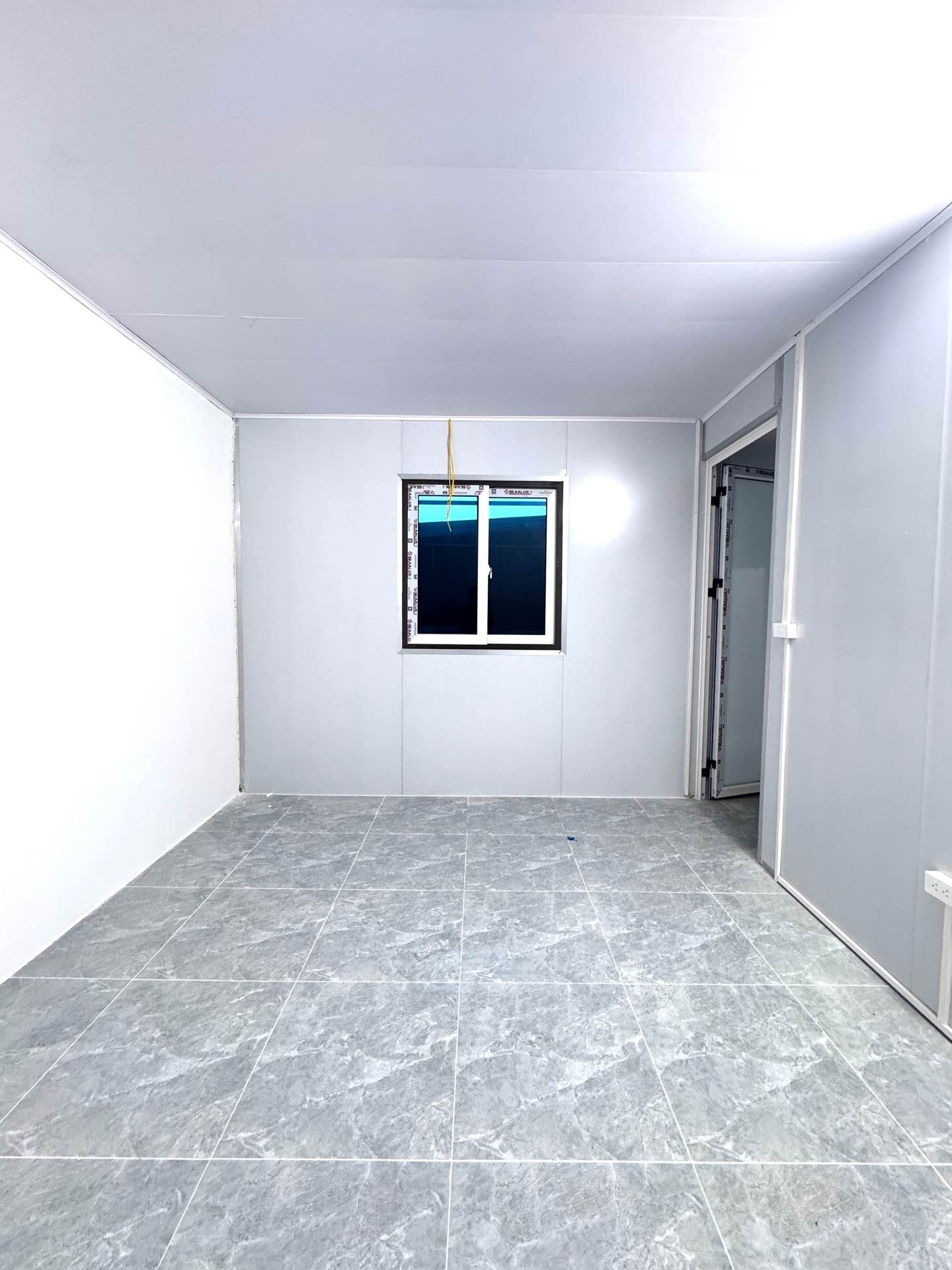 Bán nhà Định Công Thượng - diện tích 43m2 2 tầng - gần ô tô - giá 2,3 tỷ