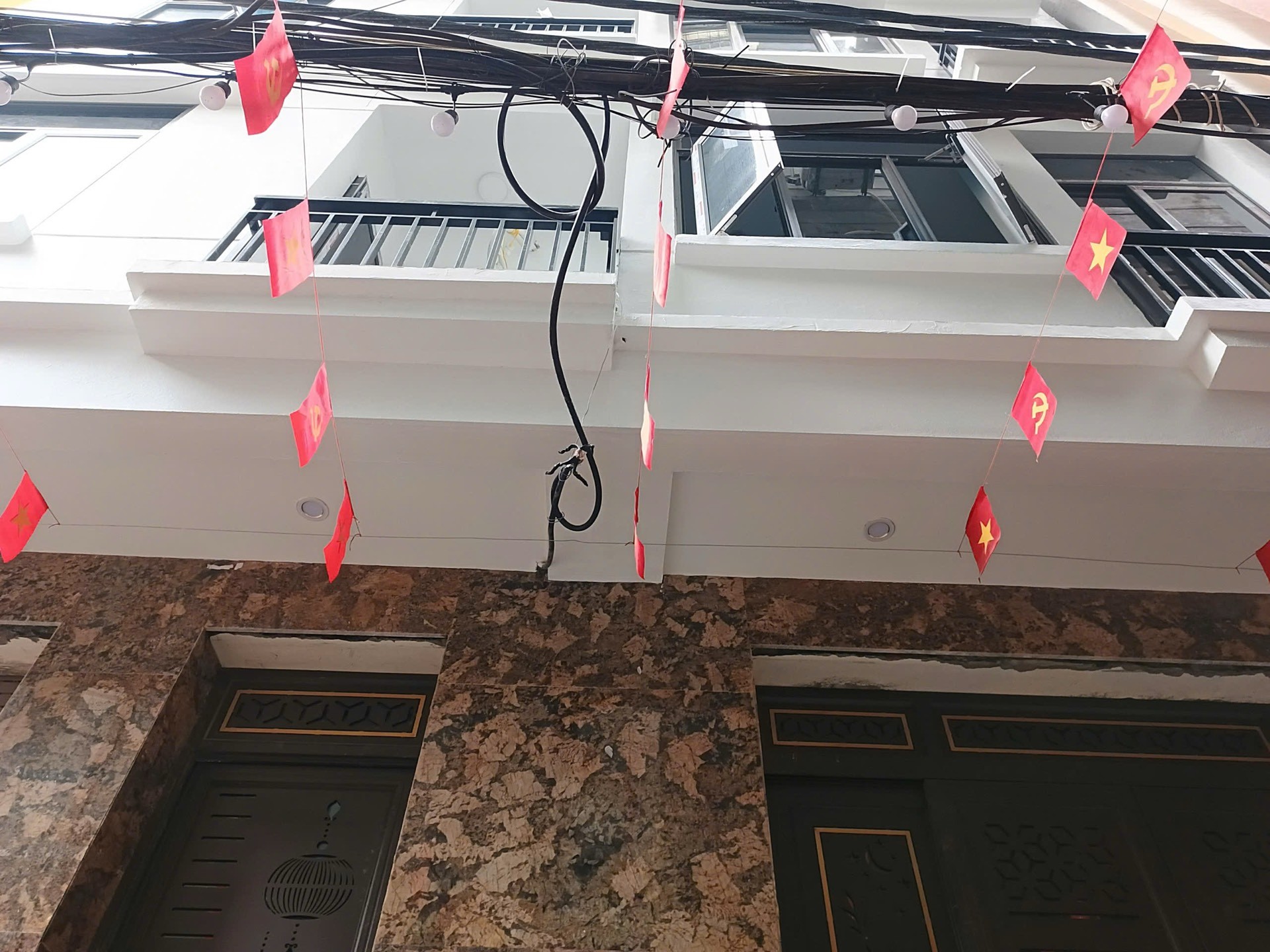 Bán nhà Minh Khai - diện tích 54m2 6 tầng - ô tô tránh - giá 20 tỷ