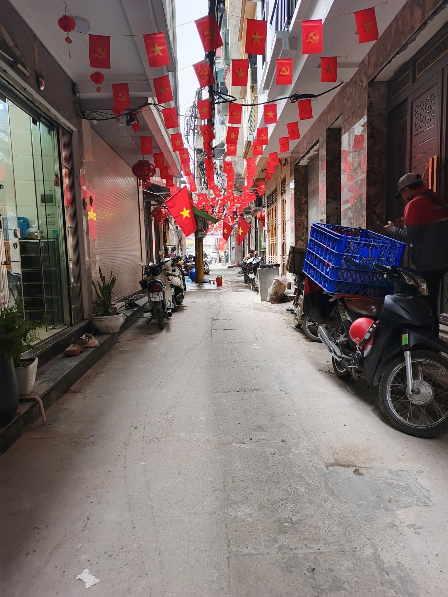 Bán nhà Minh Khai - diện tích 54m2 6 tầng - ô tô tránh - giá 20 tỷ