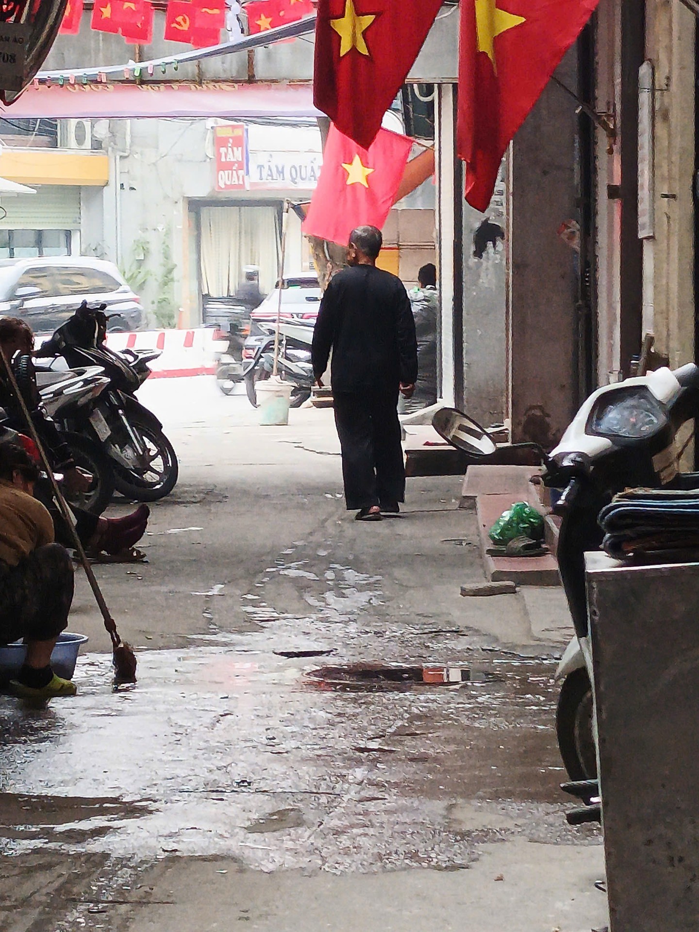 Bán nhà Minh Khai - diện tích 54m2 6 tầng - ô tô tránh - giá 20 tỷ