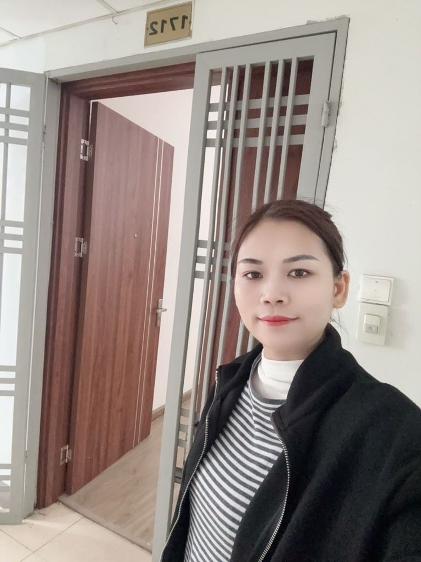 Bán nhà Bán Đảo Linh Đàm - diện tích 69m2 1 tầng - Căn hộ 2 ngủ - 2 WC siêu xinh đẹp - giá 5,6 tỷ