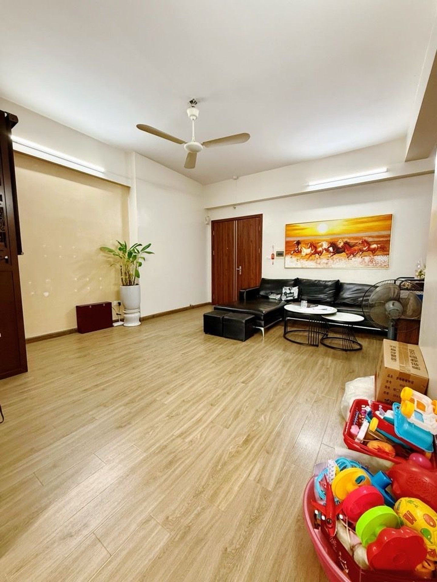 Bán nhà Bán Đảo Linh Đàm - diện tích 69m2 1 tầng - Căn hộ 2 ngủ - 2 WC siêu xinh đẹp - giá 5,6 tỷ