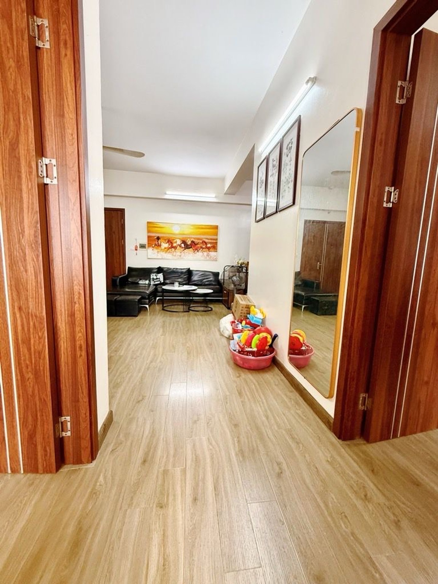Bán nhà Bán Đảo Linh Đàm - diện tích 69m2 1 tầng - Căn hộ 2 ngủ - 2 WC siêu xinh đẹp - giá 5,6 tỷ