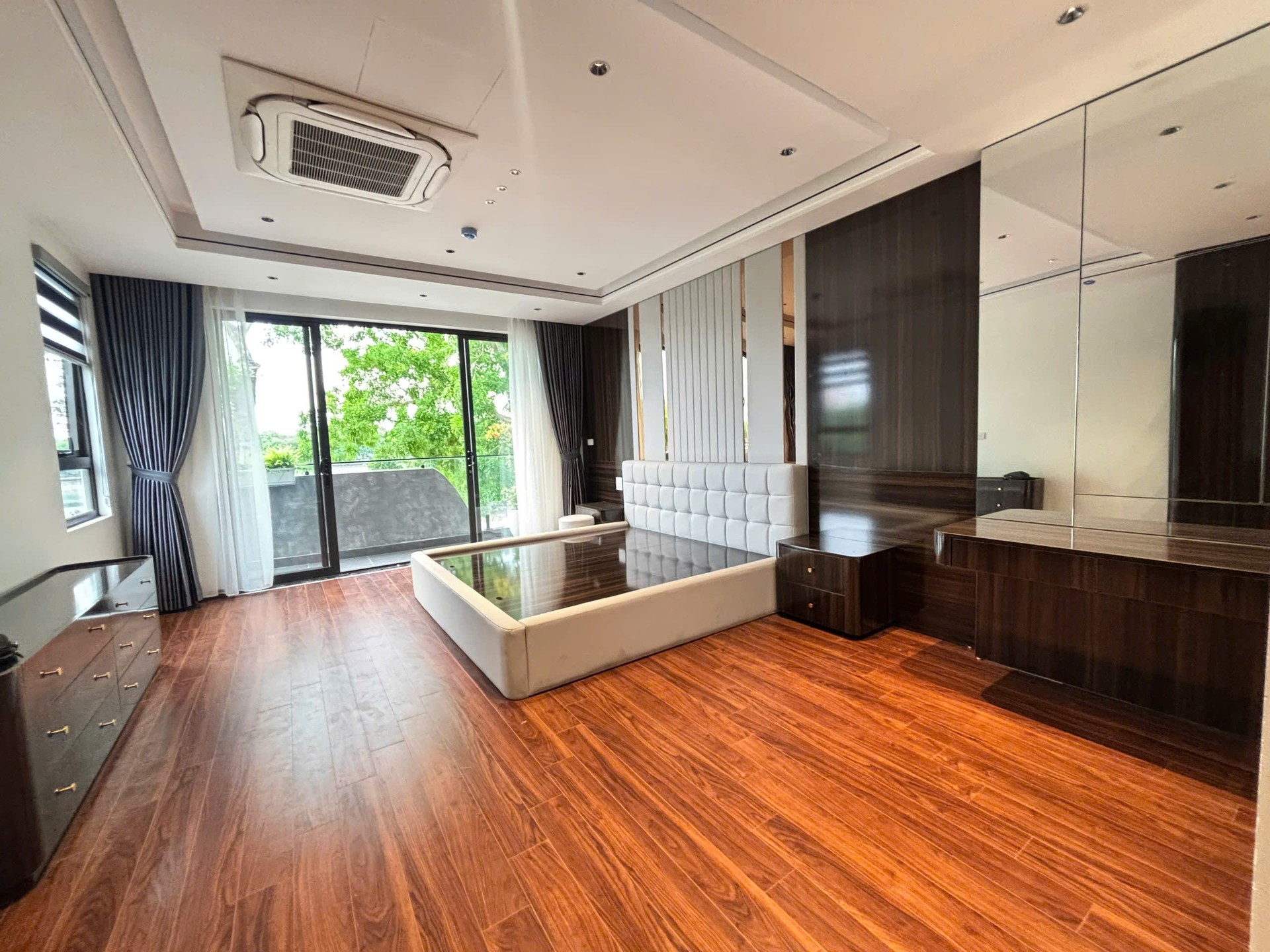 Bán nhà Hoàng Liệt - diện tích 61m2 7 tầng - Ô tô tránh nhau - giá 26,9 tỷ