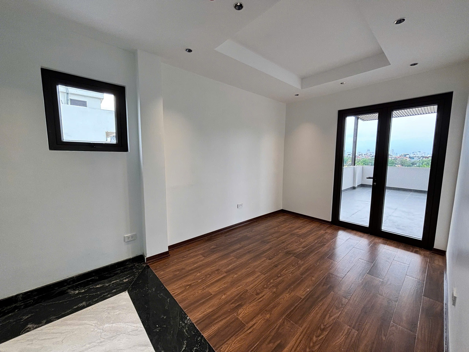 Bán nhà Hoàng Liệt - diện tích 61m2 7 tầng - Ô tô tránh nhau - giá 26,9 tỷ
