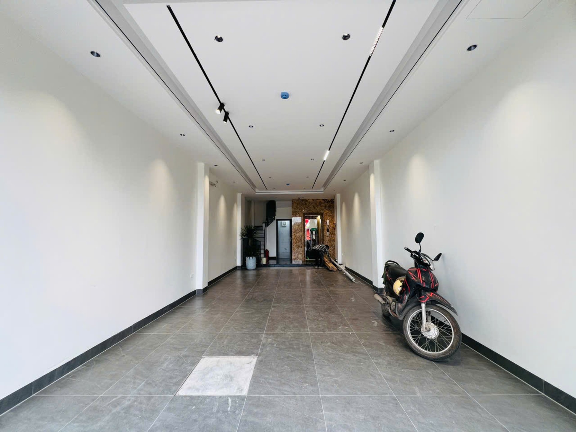 Bán nhà Hoàng Liệt - diện tích 61m2 7 tầng - Ô tô tránh nhau - giá 26,9 tỷ