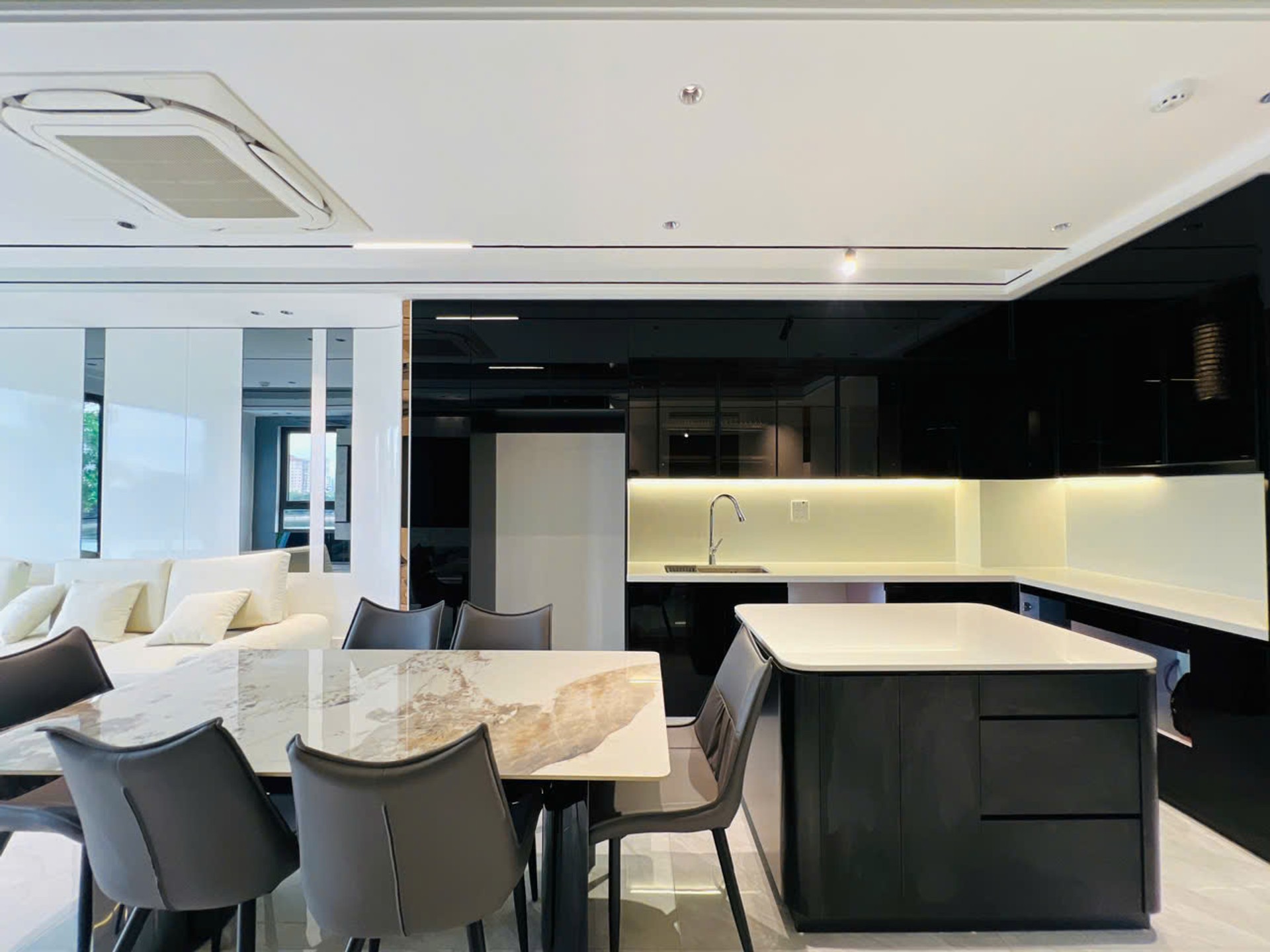 Bán nhà Hoàng Liệt - diện tích 61m2 7 tầng - Ô tô tránh nhau - giá 26,9 tỷ