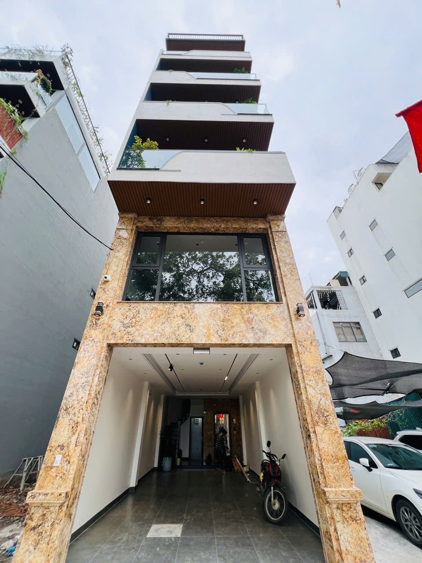 Bán nhà Hoàng Liệt - diện tích 61m2 7 tầng - Ô tô tránh nhau - giá 26,9 tỷ