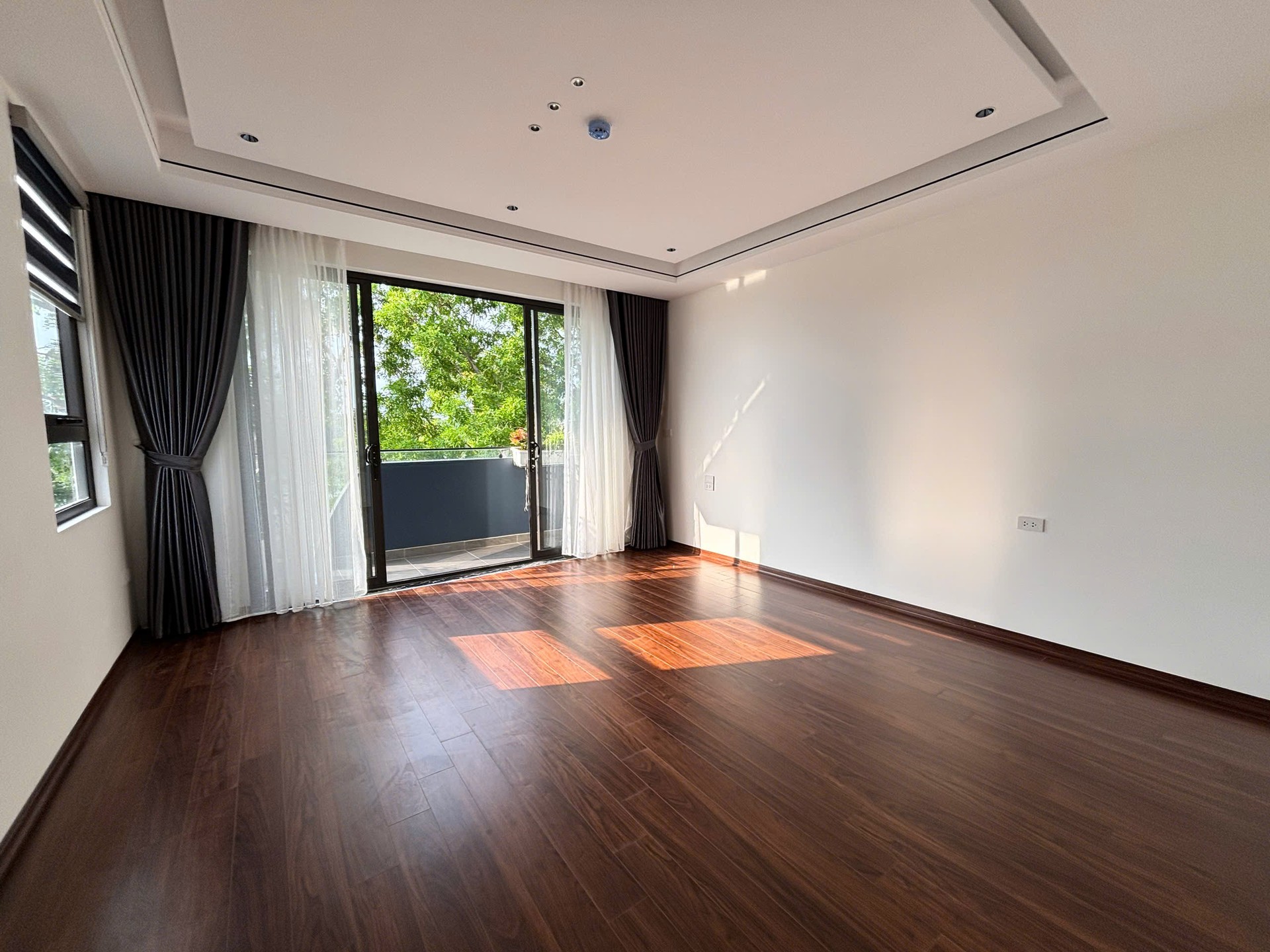 Bán nhà Hoàng Liệt - diện tích 61m2 7 tầng - Ô tô tránh nhau - giá 26,9 tỷ