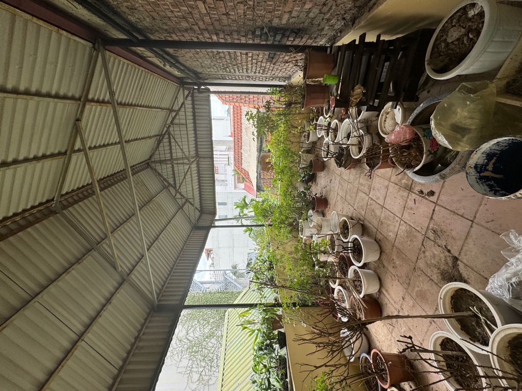 Bán nhà Nguyễn Ngọc Vũ - diện tích 80m2 4 tầng - Đang cập nhật - giá 42,5 tỷ