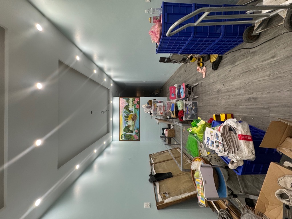 Bán nhà Nguyễn Ngọc Vũ - diện tích 80m2 4 tầng - Đang cập nhật - giá 42,5 tỷ