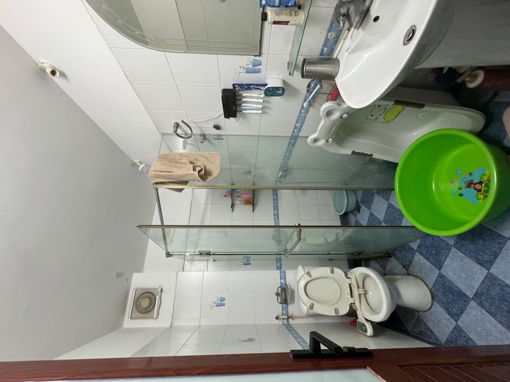 Bán nhà Nguyễn Ngọc Vũ - diện tích 80m2 4 tầng - Đang cập nhật - giá 42,5 tỷ