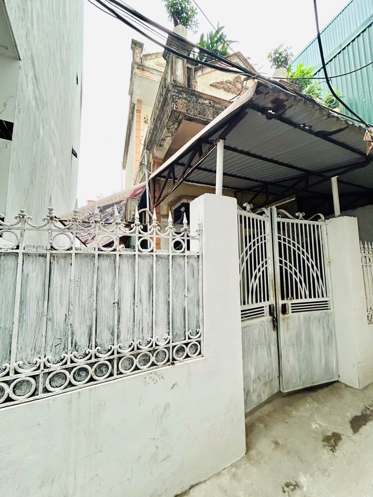Bán nhà Nguyễn Khoái - diện tích 90m2 2 tầng - ngõ ba gác - giá 10,6 tỷ