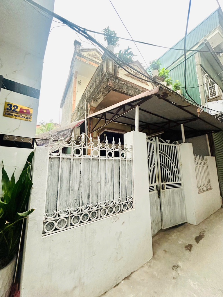 Bán nhà Nguyễn Khoái - diện tích 90m2 2 tầng - ngõ ba gác - giá 10,6 tỷ