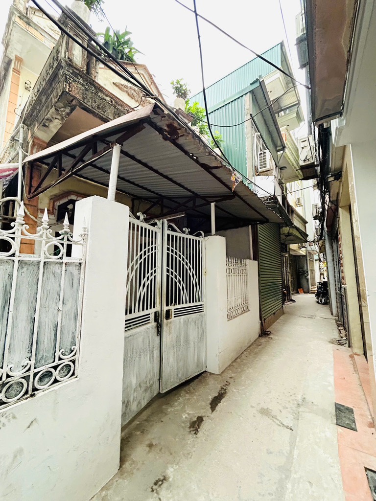 Bán nhà Nguyễn Khoái - diện tích 90m2 2 tầng - ngõ ba gác - giá 10,6 tỷ