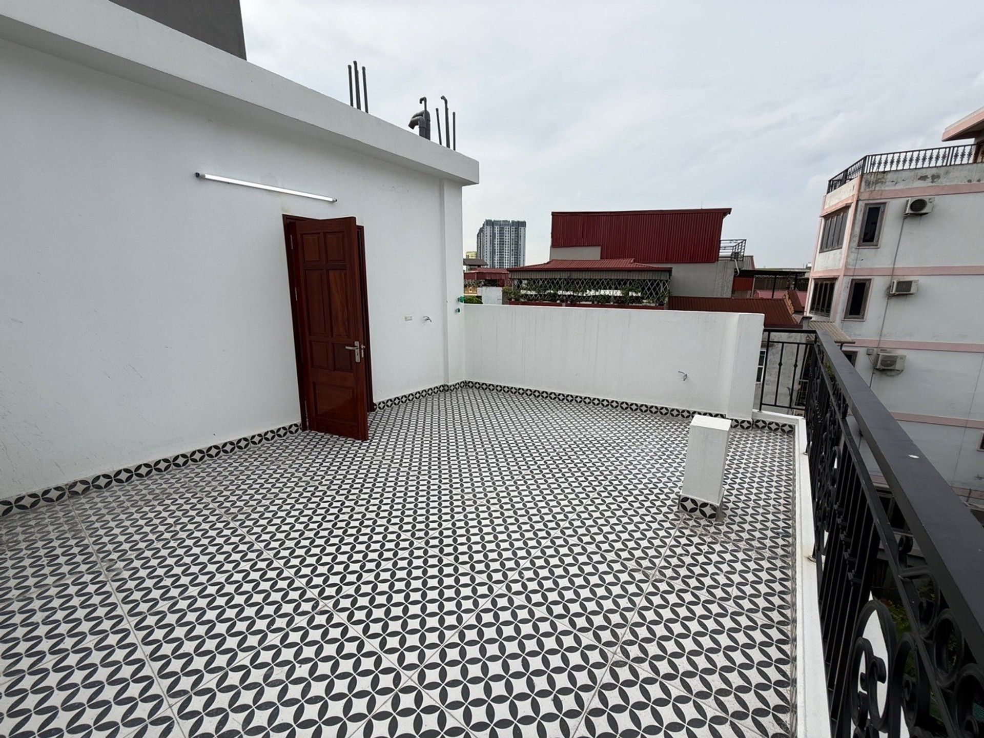 Bán nhà Trần Khát Chân - diện tích 48m2 5 tầng - thang máy, ô tô đỗ cửa - giá 10 tỷ
