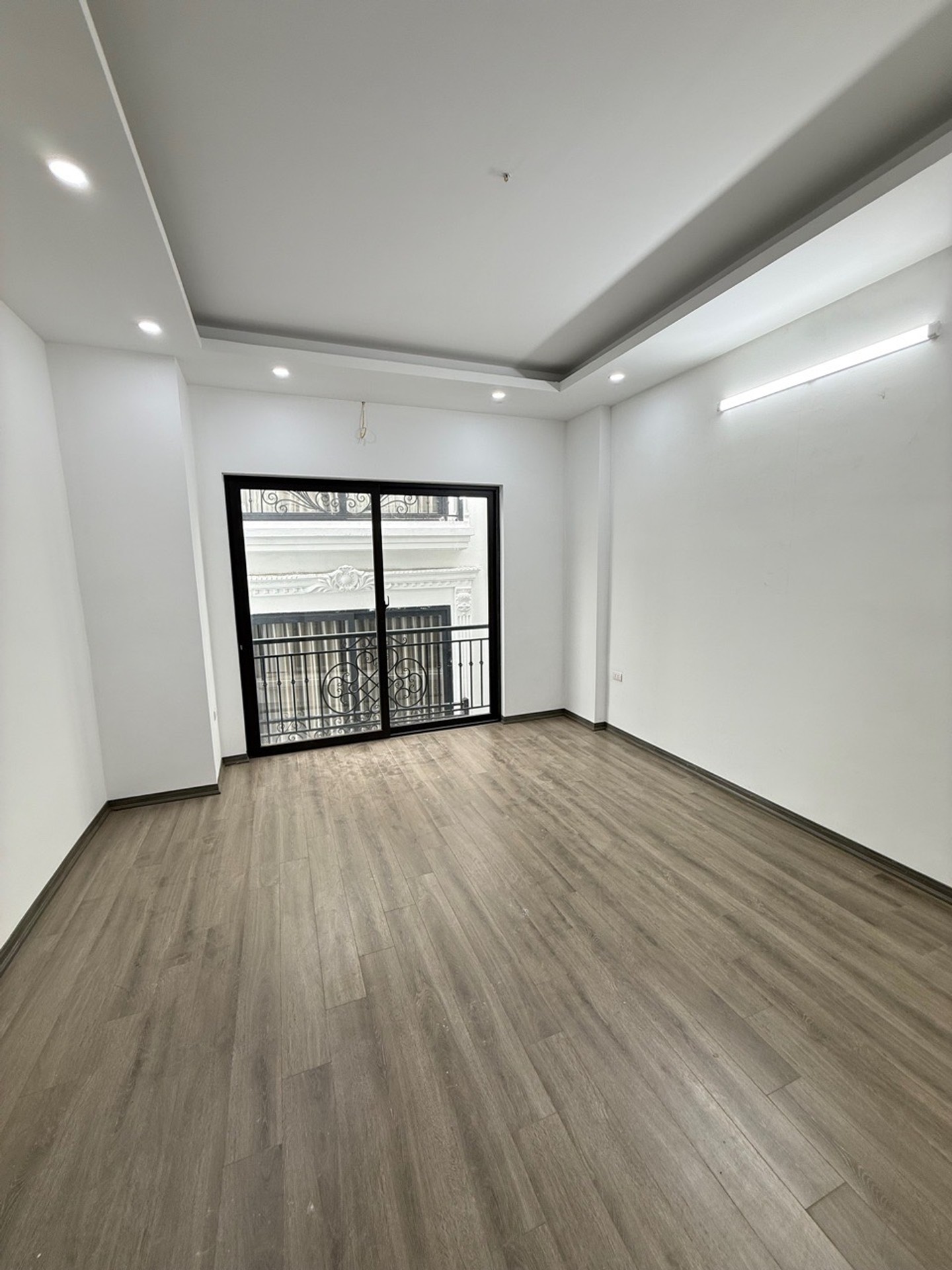 Bán nhà Trần Khát Chân - diện tích 48m2 5 tầng - thang máy, ô tô đỗ cửa - giá 10 tỷ