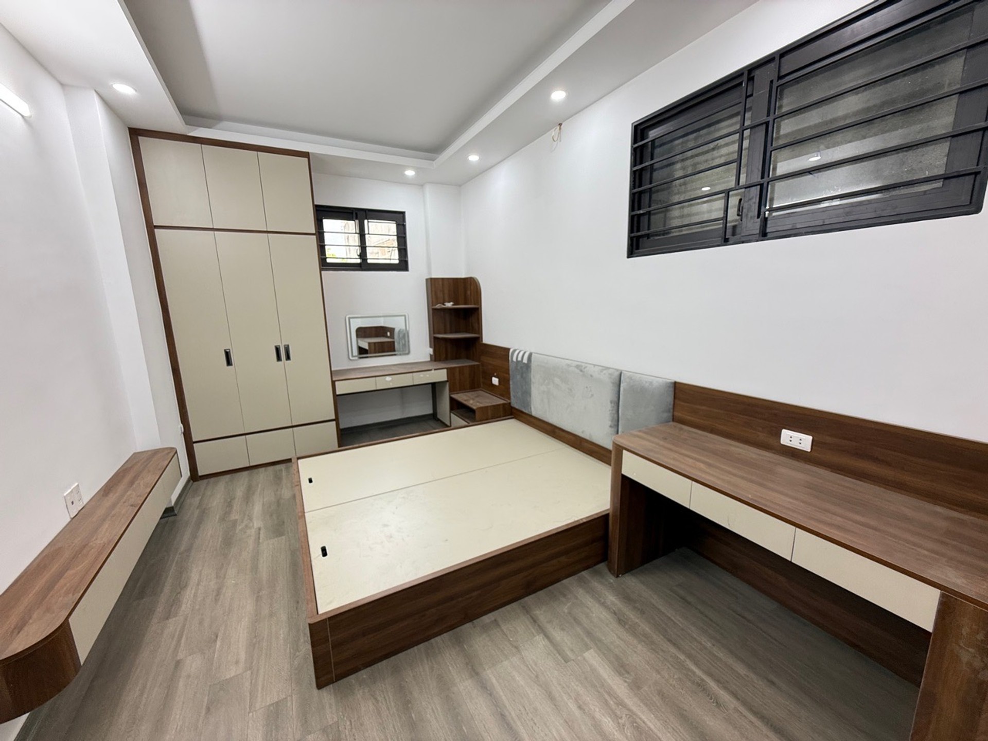 Bán nhà Trần Khát Chân - diện tích 48m2 5 tầng - thang máy, ô tô đỗ cửa - giá 10 tỷ