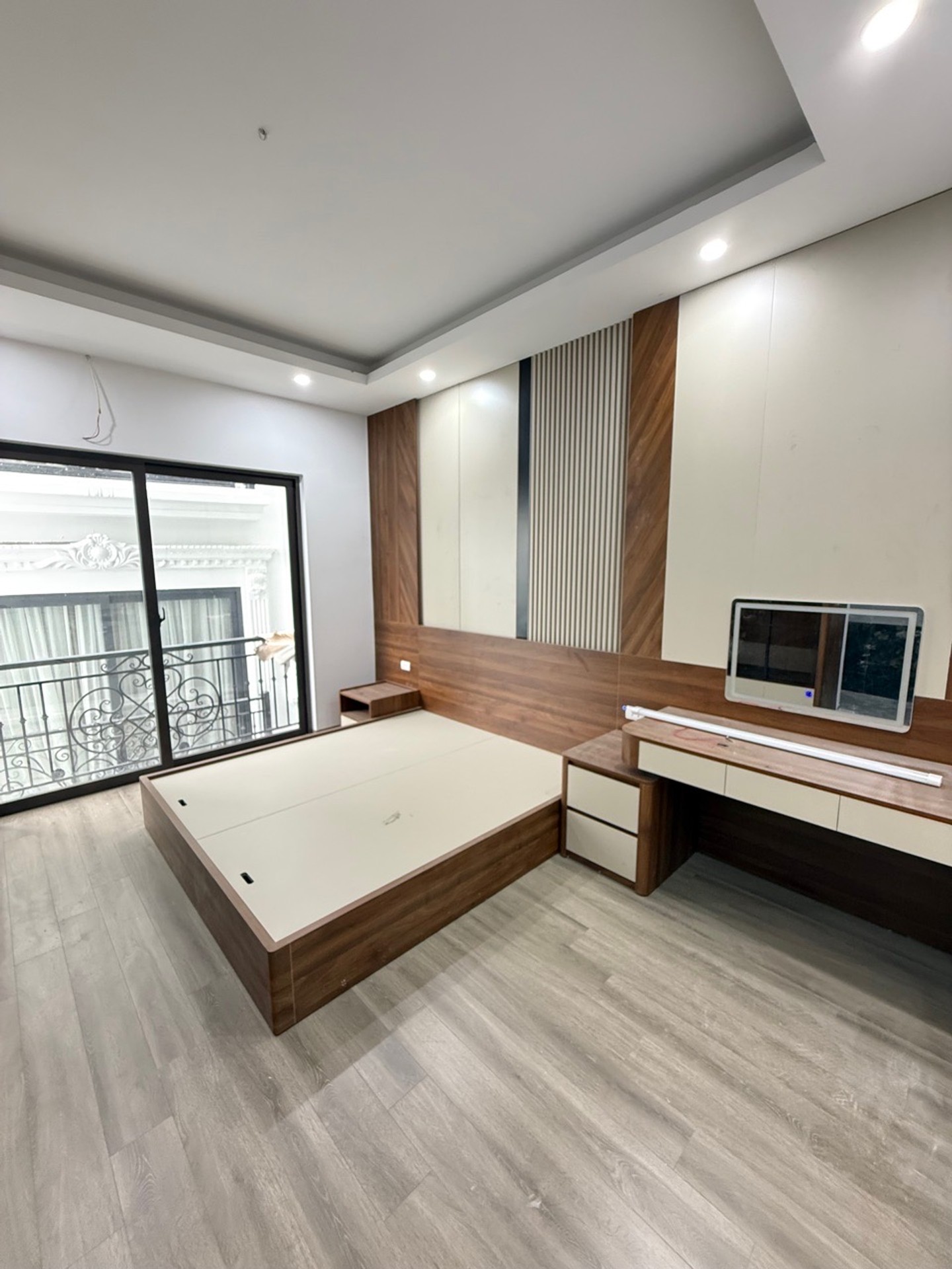 Bán nhà Trần Khát Chân - diện tích 48m2 5 tầng - thang máy, ô tô đỗ cửa - giá 10 tỷ