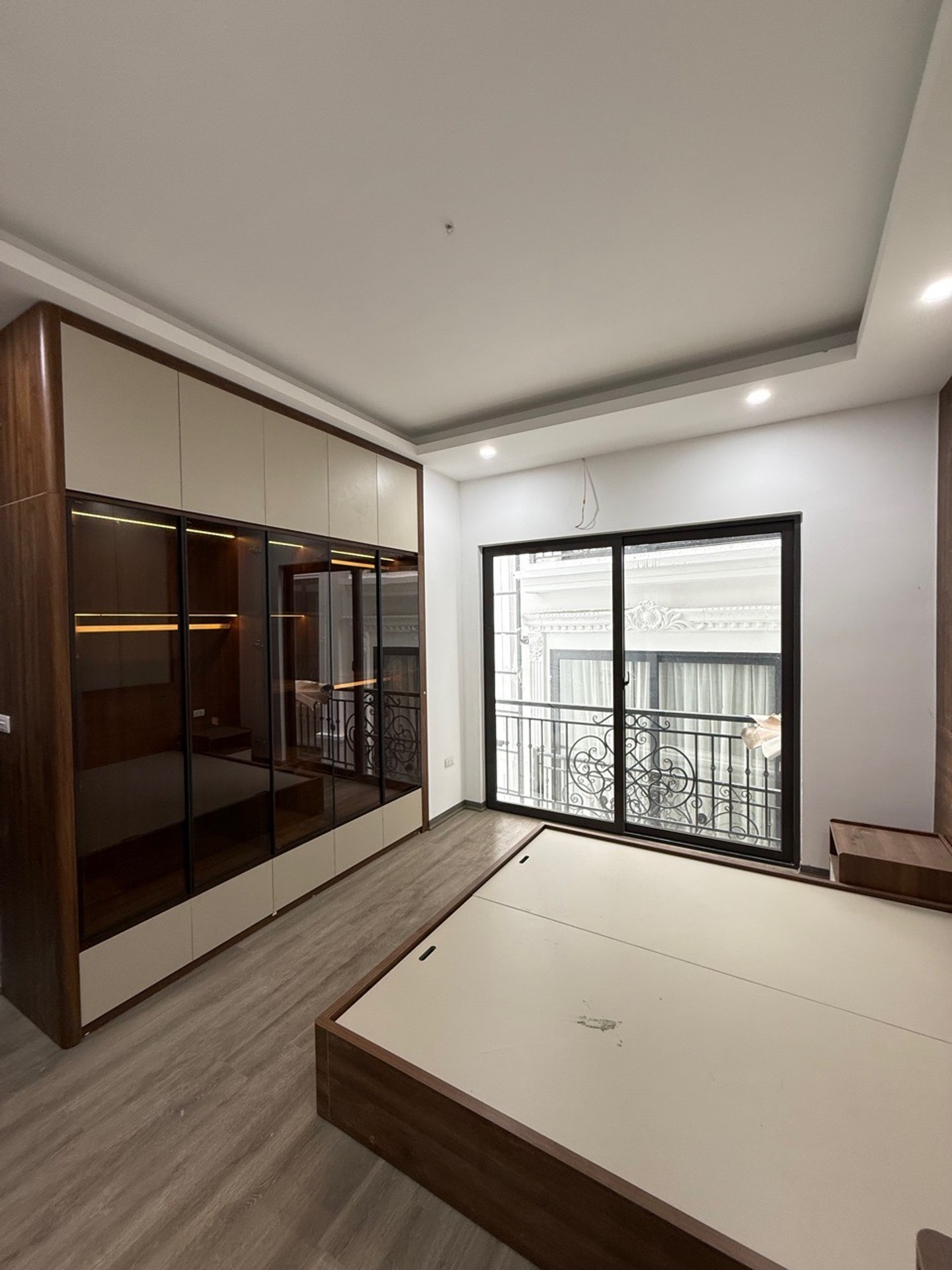 Bán nhà Trần Khát Chân - diện tích 48m2 5 tầng - thang máy, ô tô đỗ cửa - giá 10 tỷ