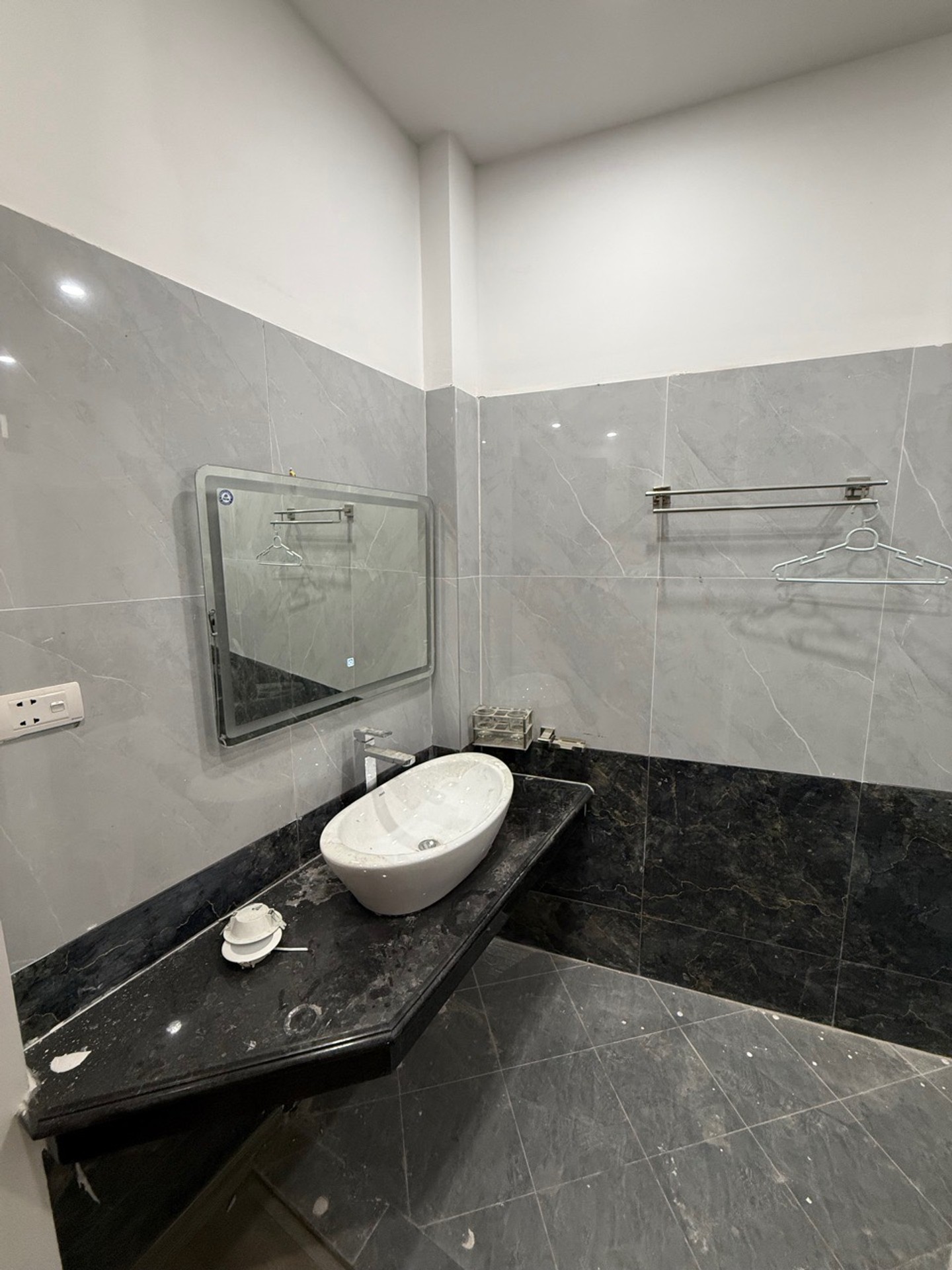 Bán nhà Trần Khát Chân - diện tích 48m2 5 tầng - thang máy, ô tô đỗ cửa - giá 10 tỷ
