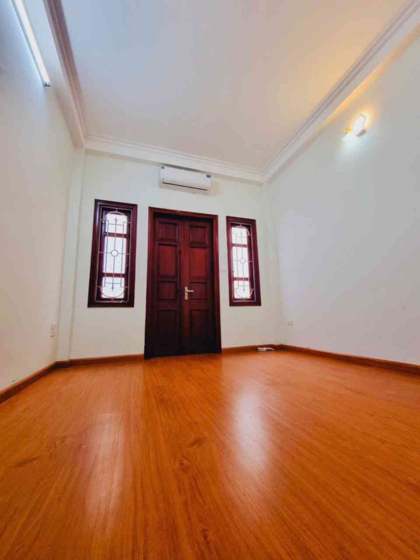 Bán nhà Định Công Thượng - diện tích 130m2 4 tầng - ô tô tránh - giá 21,8 tỷ