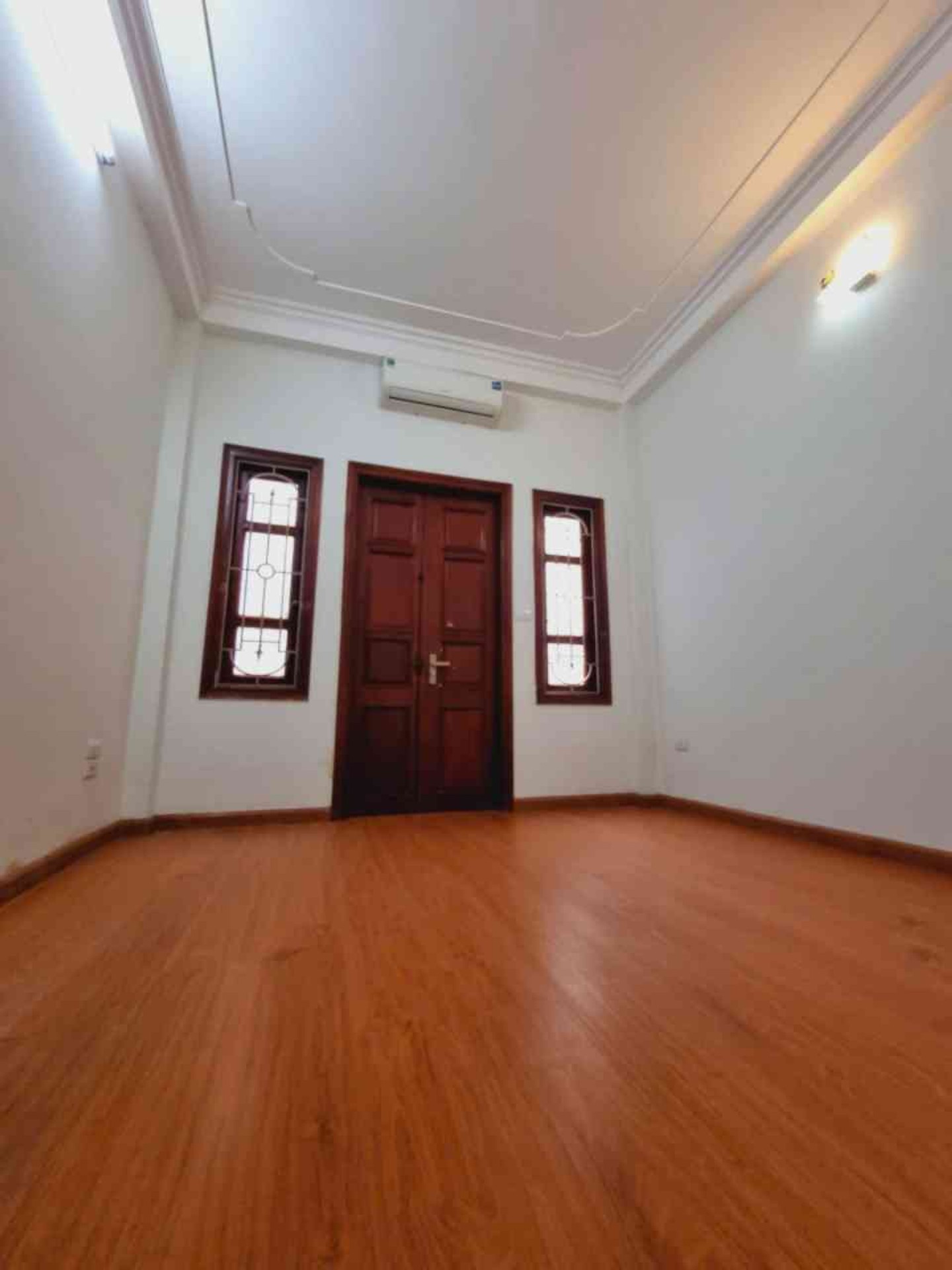 Bán nhà Định Công Thượng - diện tích 130m2 4 tầng - ô tô tránh - giá 21,8 tỷ