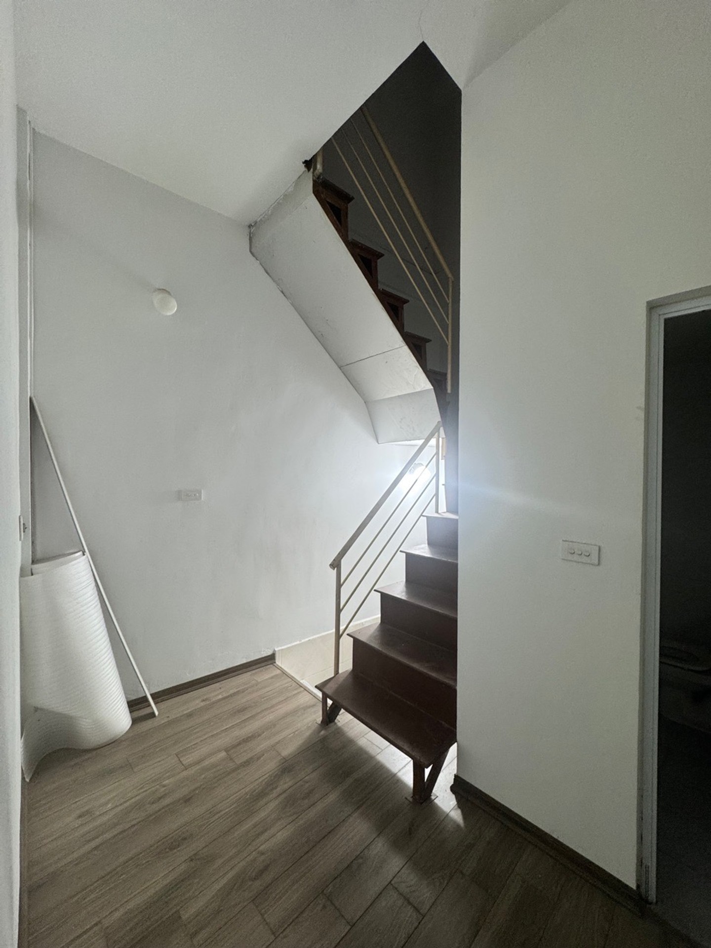 Bán nhà Trương Định - diện tích 34m2 3 tầng - Lô góc 2 thoáng - giá 9,5 tỷ