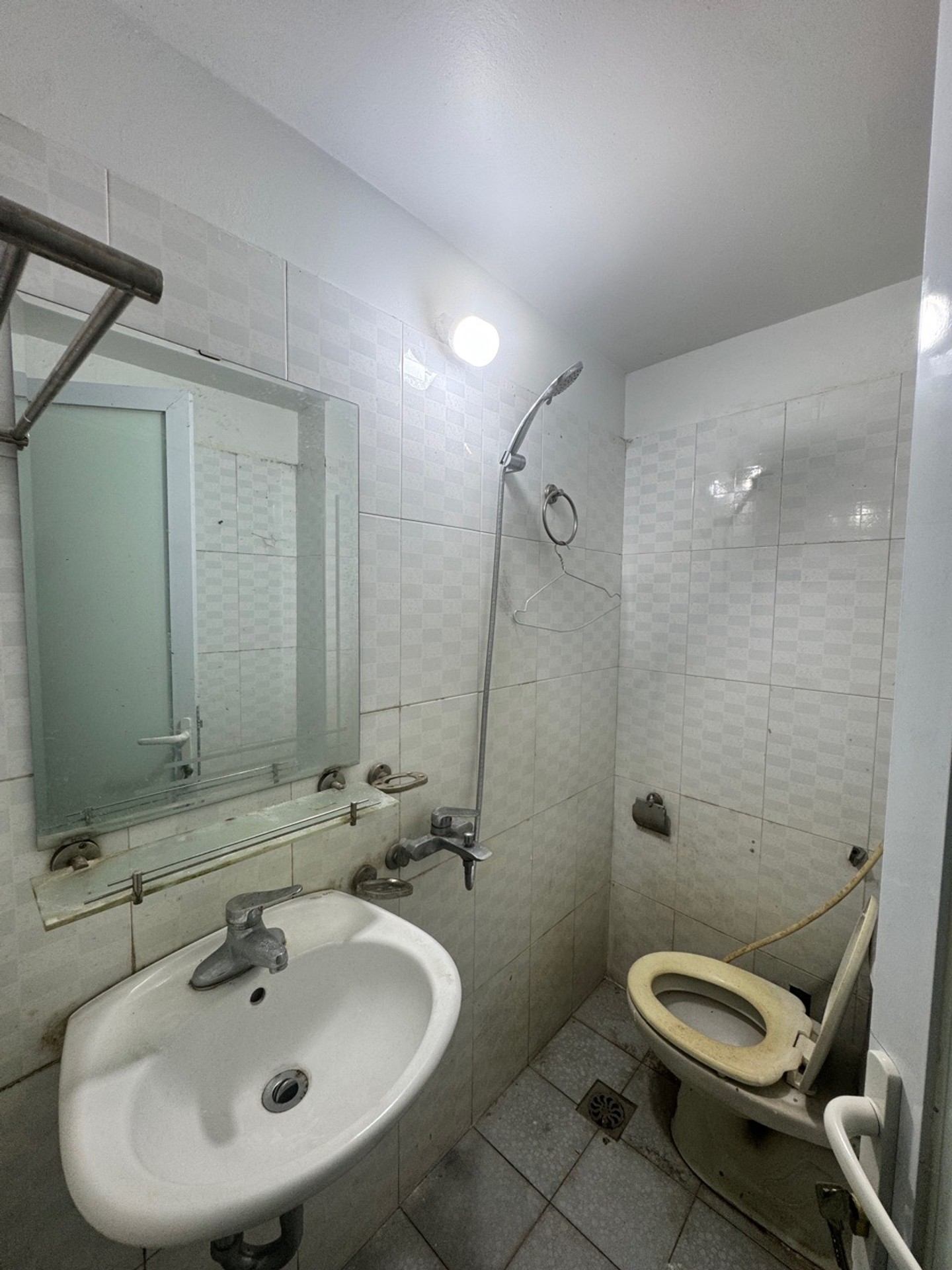Bán nhà Trương Định - diện tích 34m2 3 tầng - Lô góc 2 thoáng - giá 9,5 tỷ