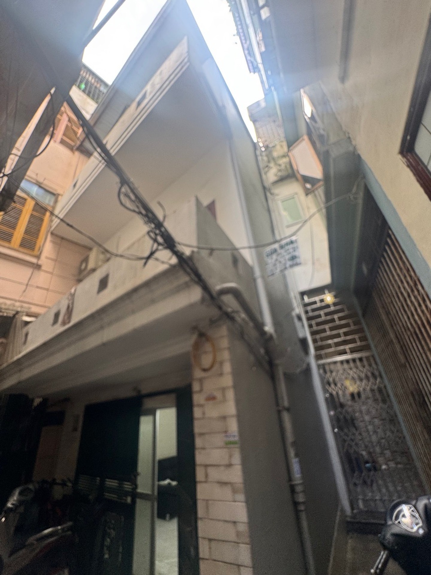 Bán nhà Trương Định - diện tích 34m2 3 tầng - Lô góc 2 thoáng - giá 9,5 tỷ