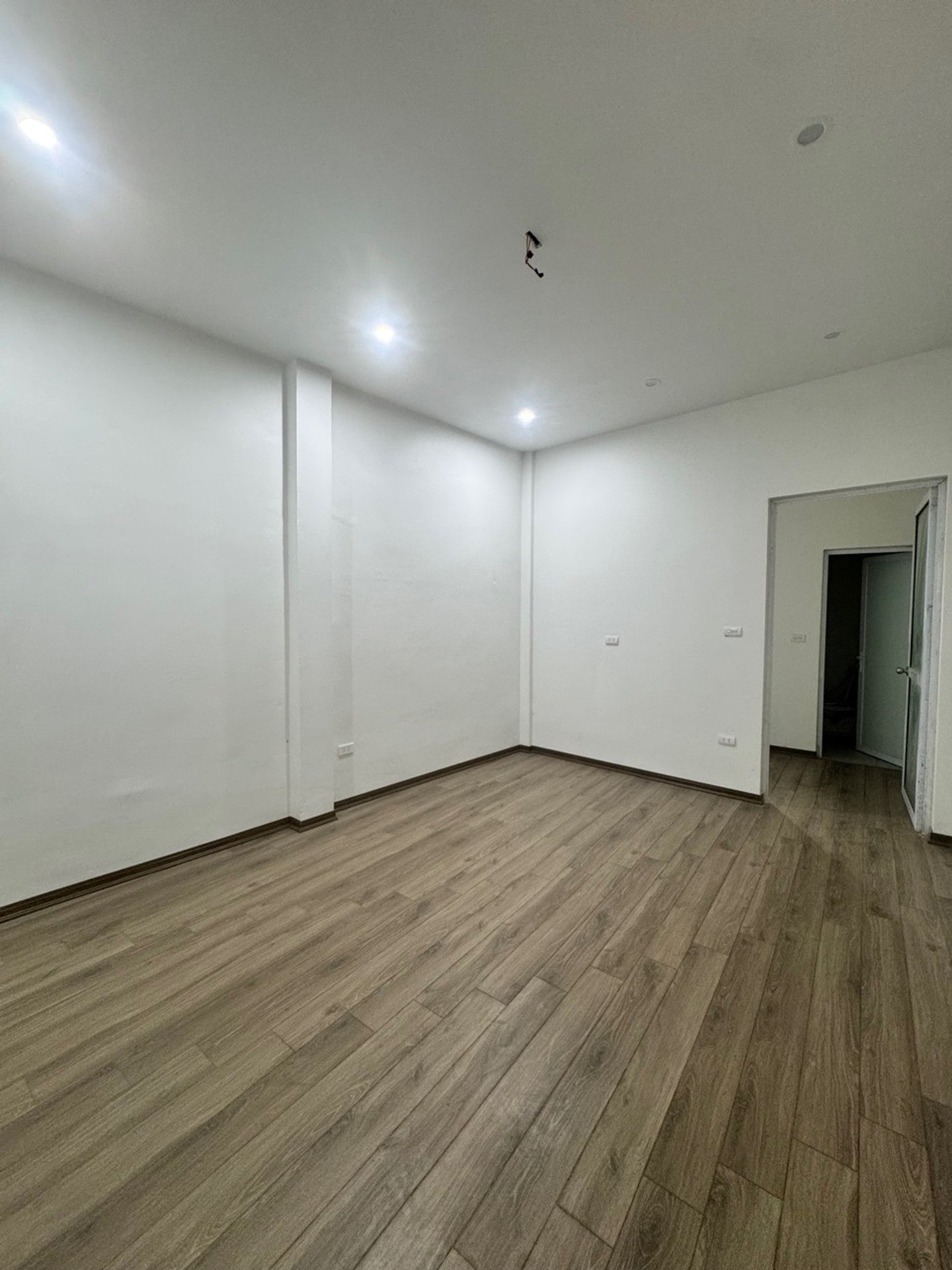 Bán nhà Trương Định - diện tích 34m2 3 tầng - Lô góc 2 thoáng - giá 9,5 tỷ