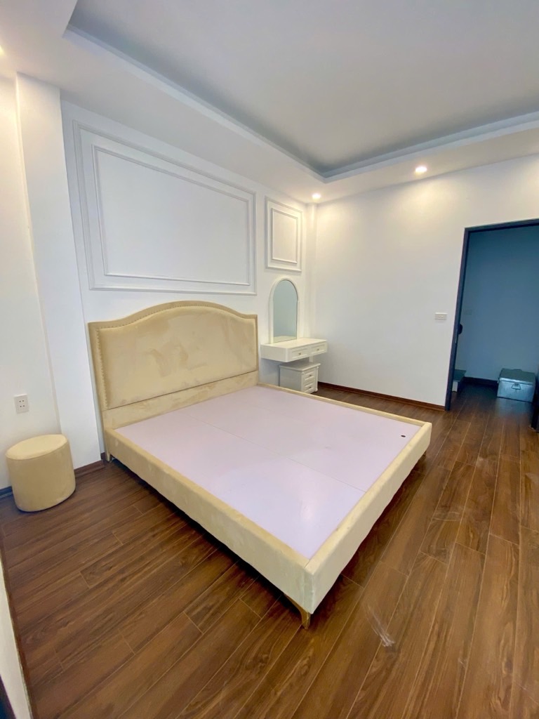 Bán nhà Nguyễn Chính - diện tích 29m2 4 tầng - ô tô tránh - giá 8,9 tỷ