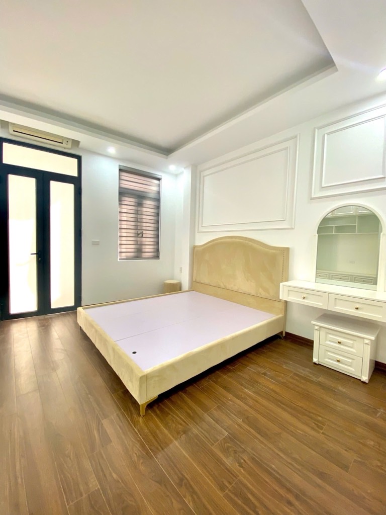 Bán nhà Nguyễn Chính - diện tích 29m2 4 tầng - ô tô tránh - giá 8,9 tỷ