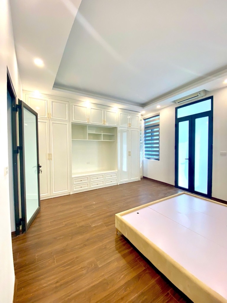 Bán nhà Nguyễn Chính - diện tích 29m2 4 tầng - ô tô tránh - giá 8,9 tỷ