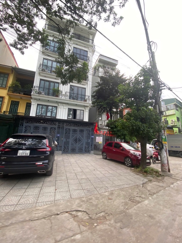 Bán nhà Nguyễn Chính - diện tích 29m2 4 tầng - ô tô tránh - giá 8,9 tỷ