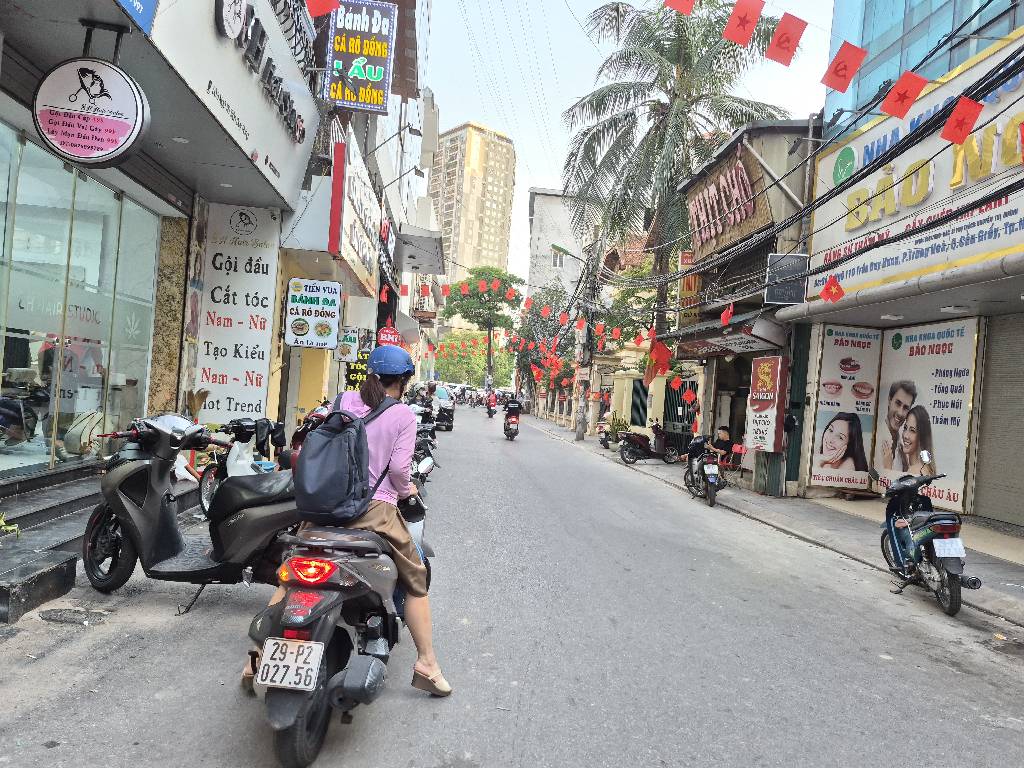 Bán nhà Trần Duy Hưng - diện tích 195m2 8 tầng - Nhà đang hoàn thiện - giá 58 tỷ