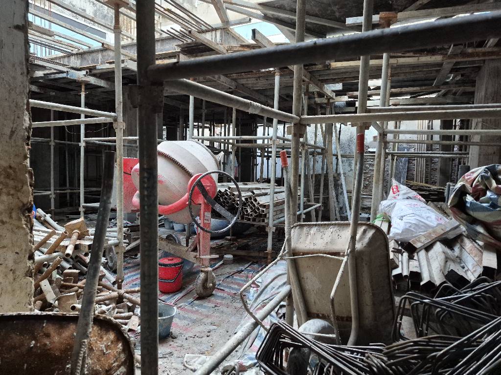 Bán nhà Trần Duy Hưng - diện tích 195m2 8 tầng - Nhà đang hoàn thiện - giá 58 tỷ