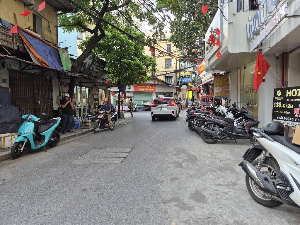 Bán nhà Trần Duy Hưng - diện tích 195m2 8 tầng - Nhà đang hoàn thiện - giá 58 tỷ