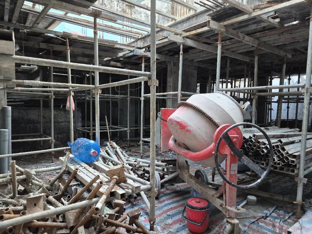 Bán nhà Trần Duy Hưng - diện tích 195m2 8 tầng - Nhà đang hoàn thiện - giá 58 tỷ