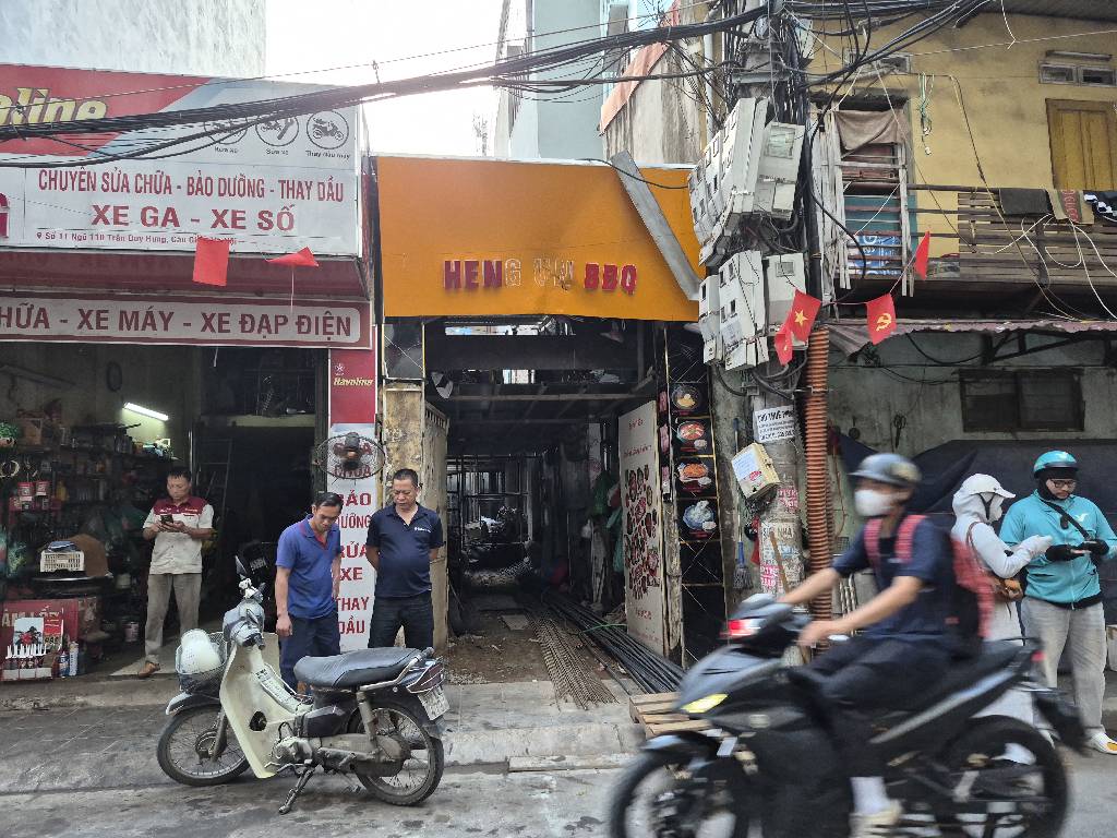 Bán nhà Trần Duy Hưng - diện tích 195m2 8 tầng - Nhà đang hoàn thiện - giá 58 tỷ