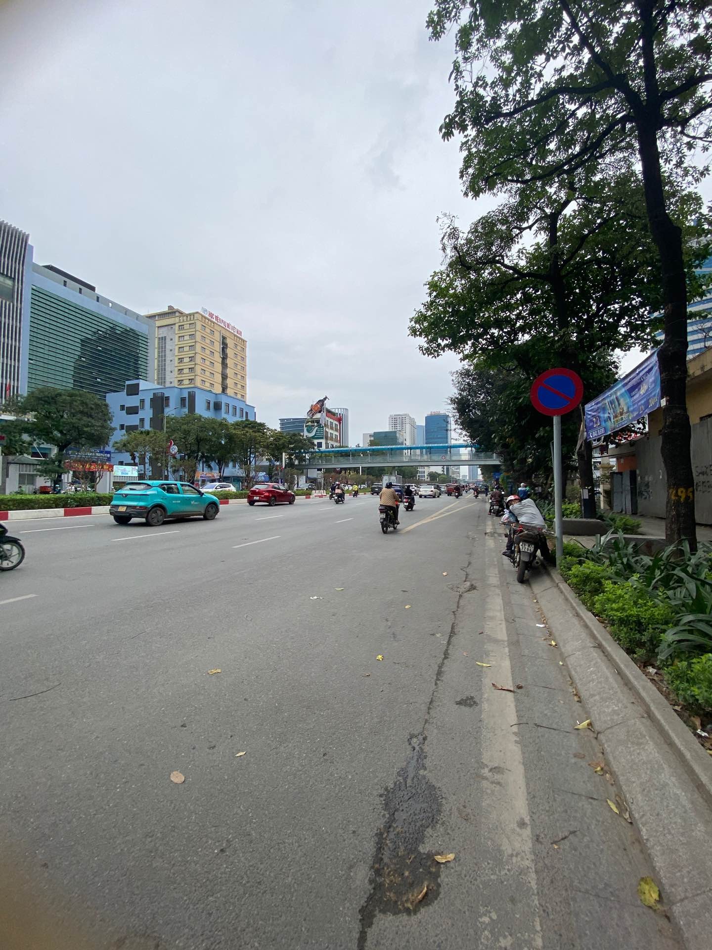 Bán nhà Nguyễn Chí Thanh - diện tích 51.9m2 5 tầng - Lô góc 2 mặt ô tô - giá 31,2 tỷ