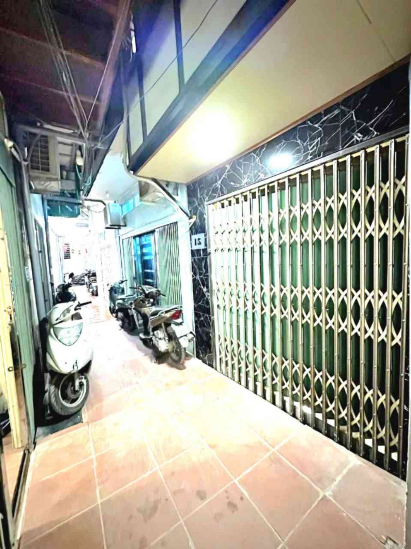 Bán nhà Nguyễn Xiển - diện tích 22m2 3 tầng - Nhà đẹp trung tâm quận Thanh Xuân - giá 1,8 tỷ