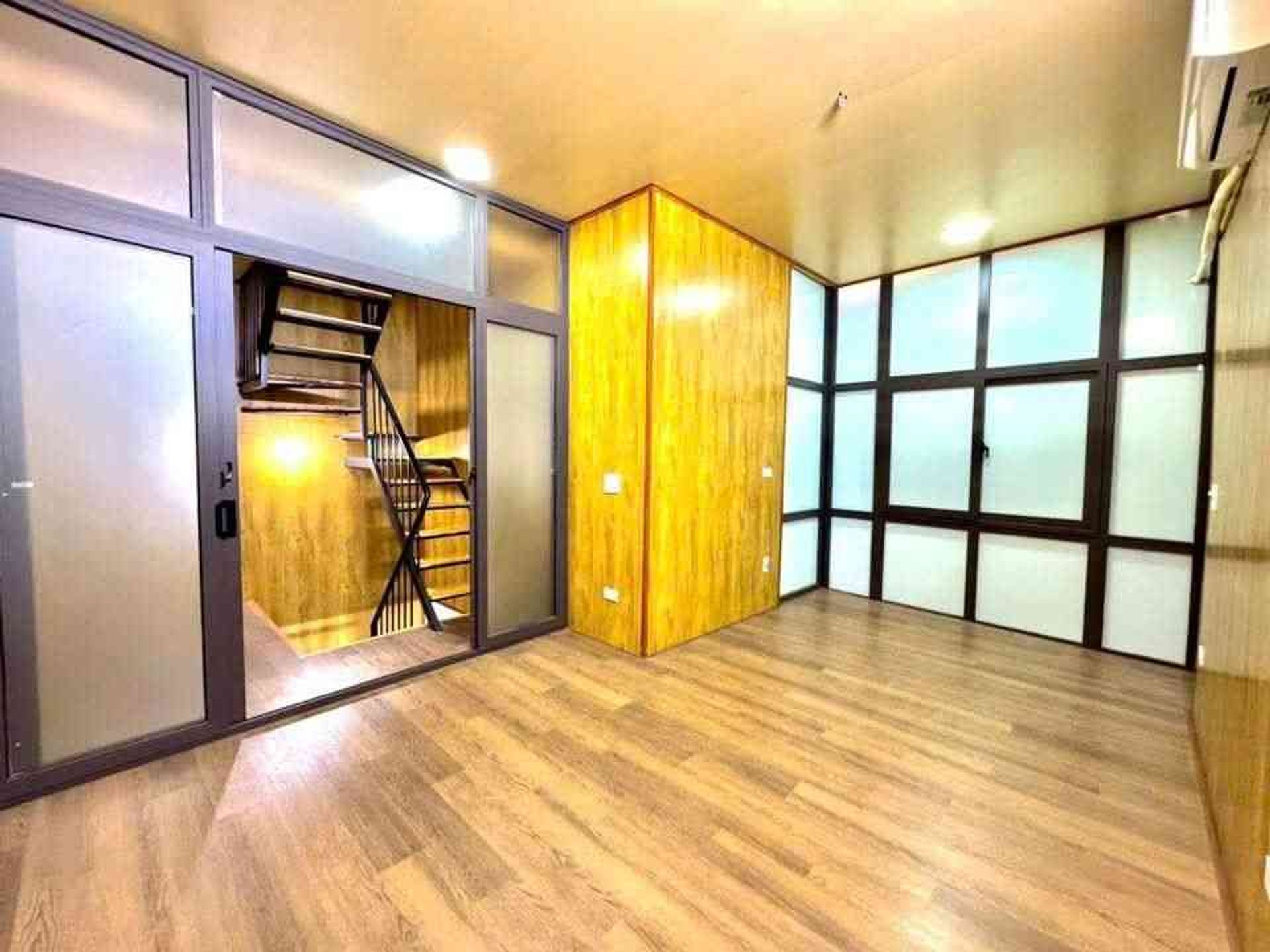 Bán nhà Nguyễn Xiển - diện tích 22m2 3 tầng - Nhà đẹp trung tâm quận Thanh Xuân - giá 1,8 tỷ