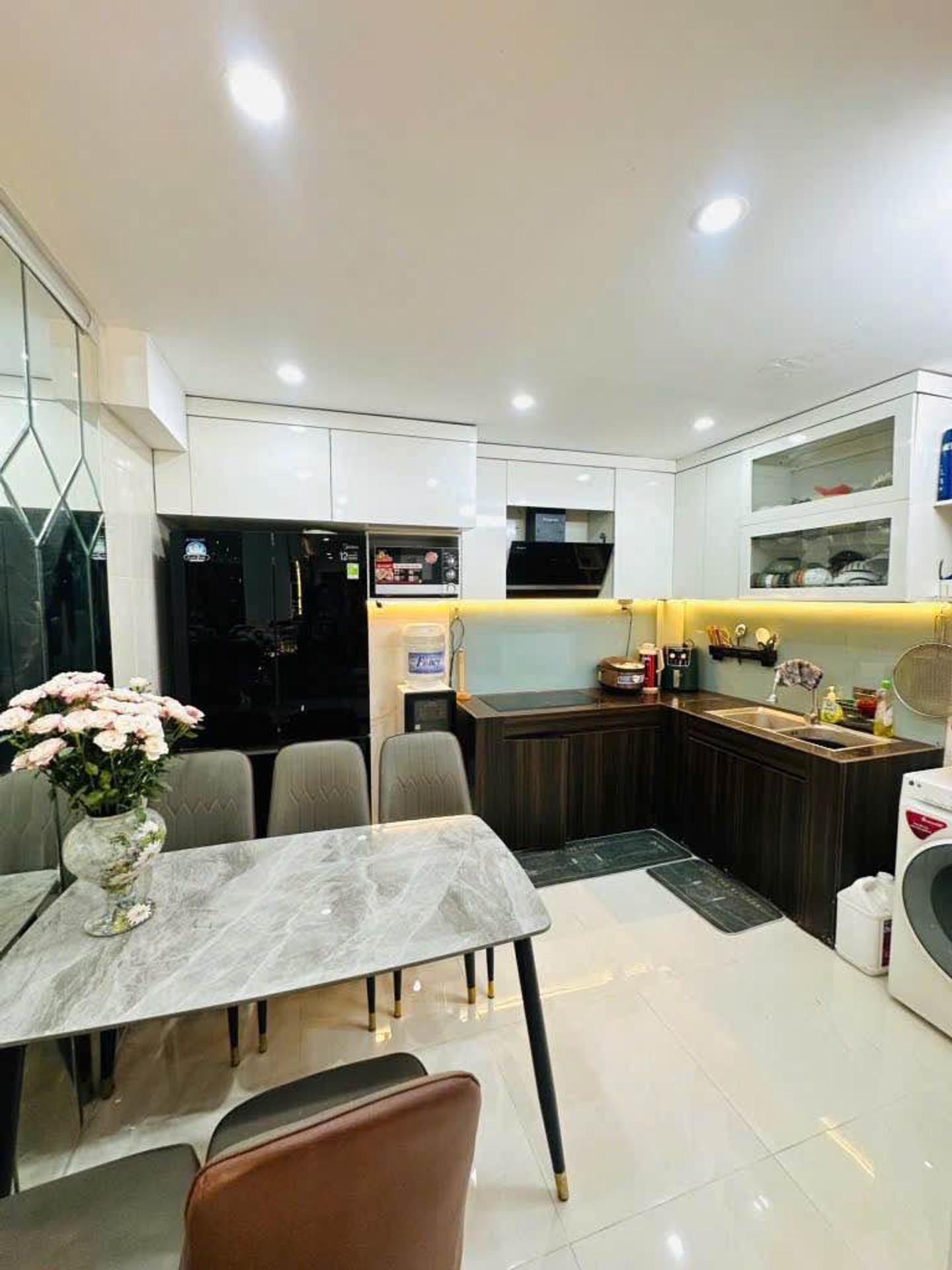 Bán nhà Vĩnh Hưng - diện tích 37m2 2 tầng - ô tô đỗ cổng - giá 3,5 tỷ